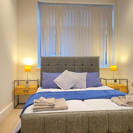 10080 Luxury Apartment Near Luton Town Mall Экстерьер фото
