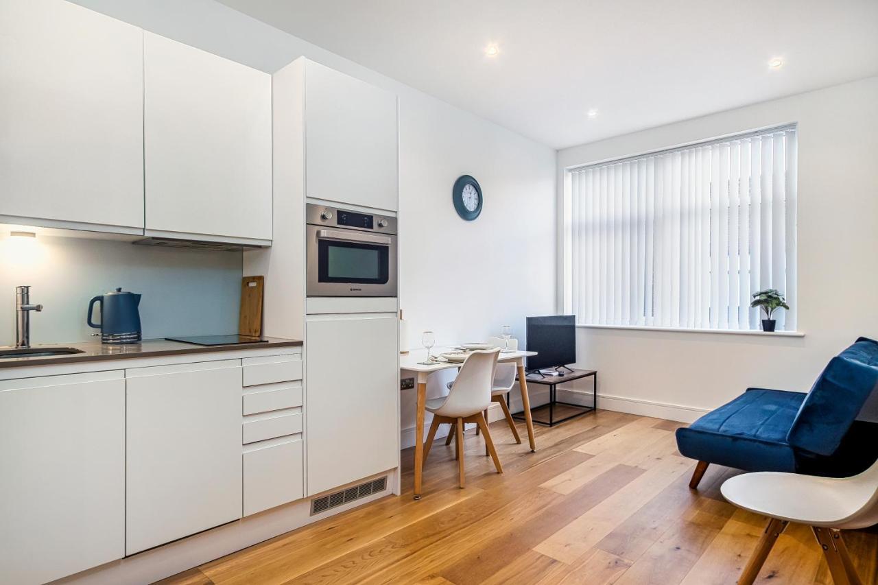10080 Luxury Apartment Near Luton Town Mall Экстерьер фото