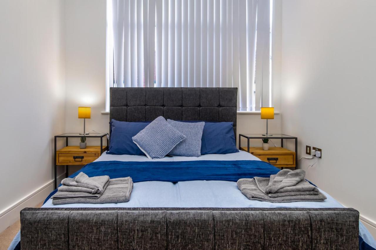 10080 Luxury Apartment Near Luton Town Mall Экстерьер фото